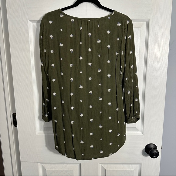 Sonoma green/white floral tunic, Med., v-neck, flowy, casual, fall, transitional - Picture 9 of 9